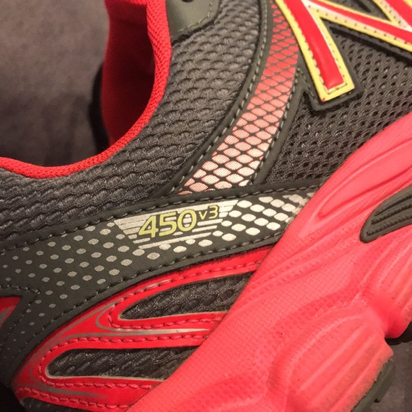 New balance running shoes - Picture 3 of 7